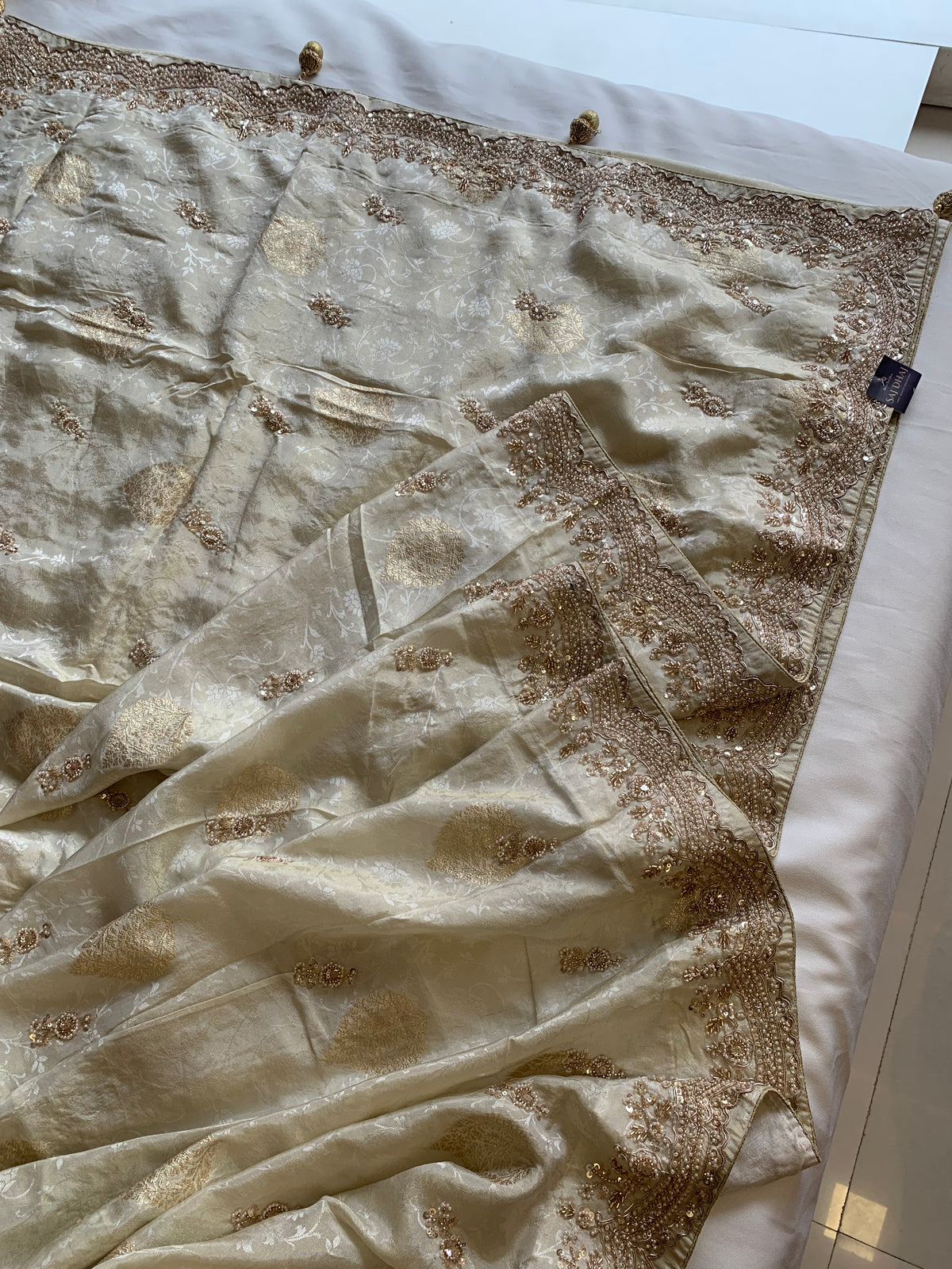 Ivory Banarasi Saree with Dori, Pearl & Sequin Work 5918 05