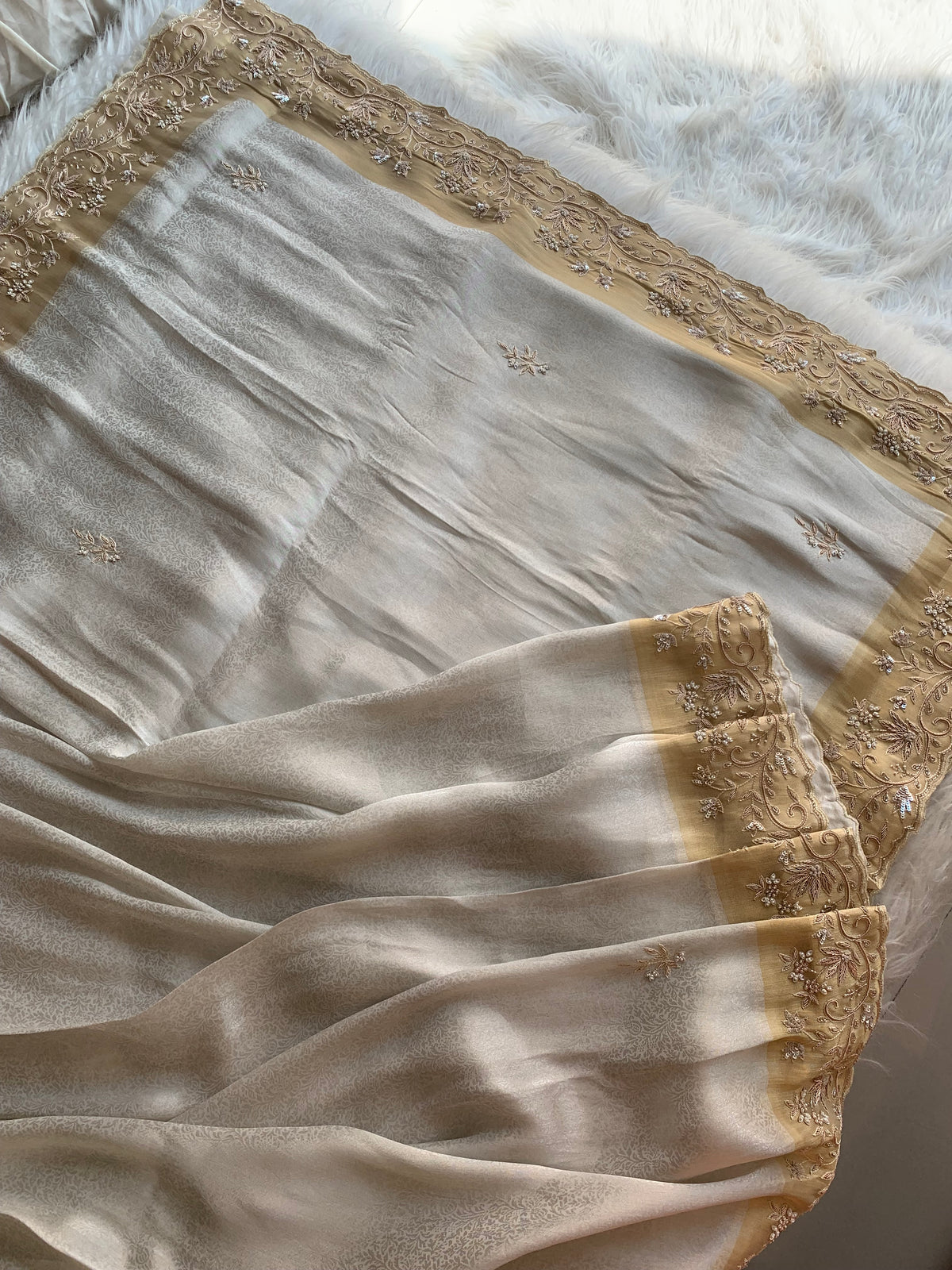 Gold & Silver Kanjivaram Silk Saree 5894 01