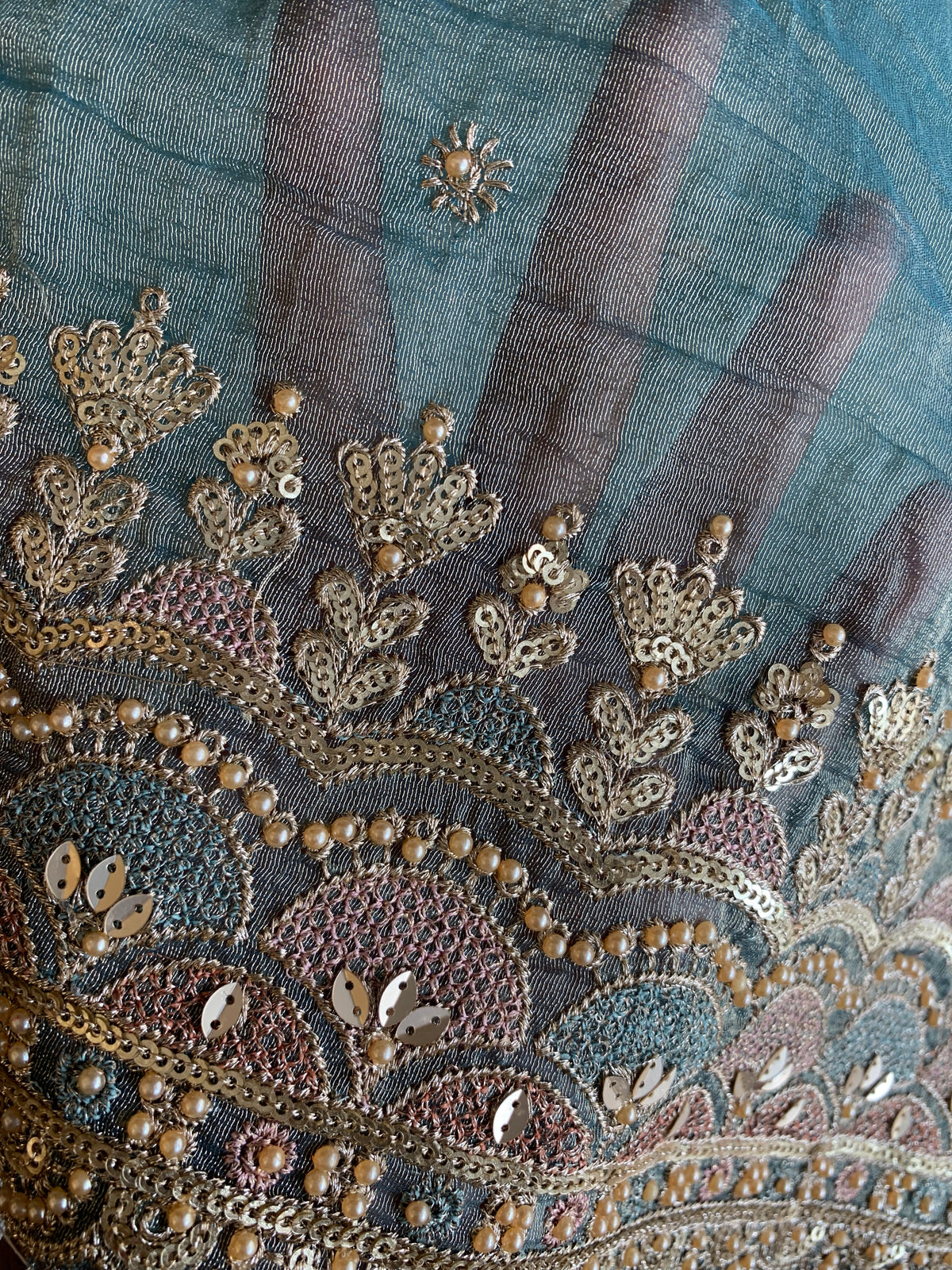 Crush Tissue Saree with Dori, Sequin & Bead Work 5915 18