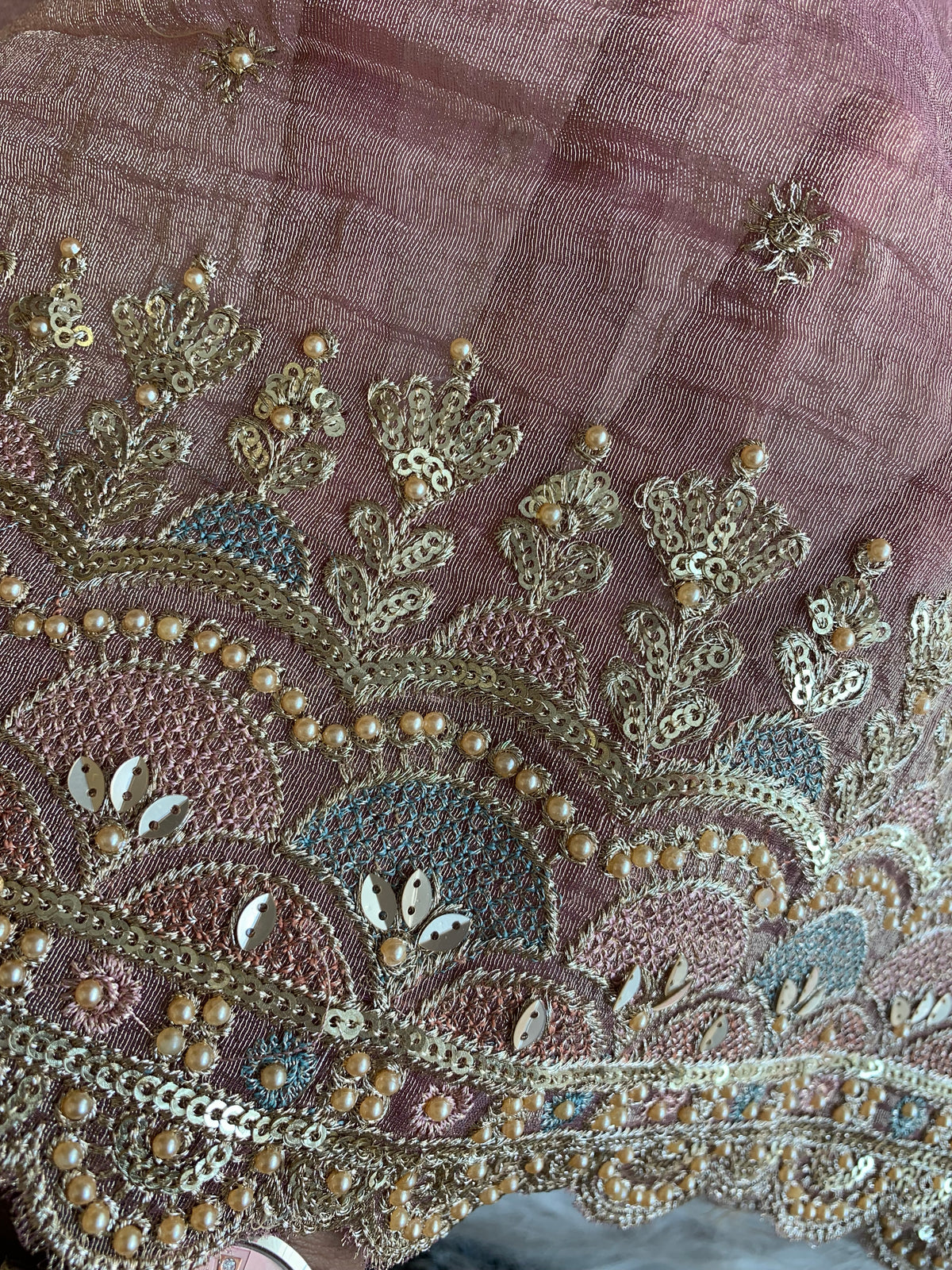 Crush Tissue Saree with Dori, Sequin & Bead Work 5915 18