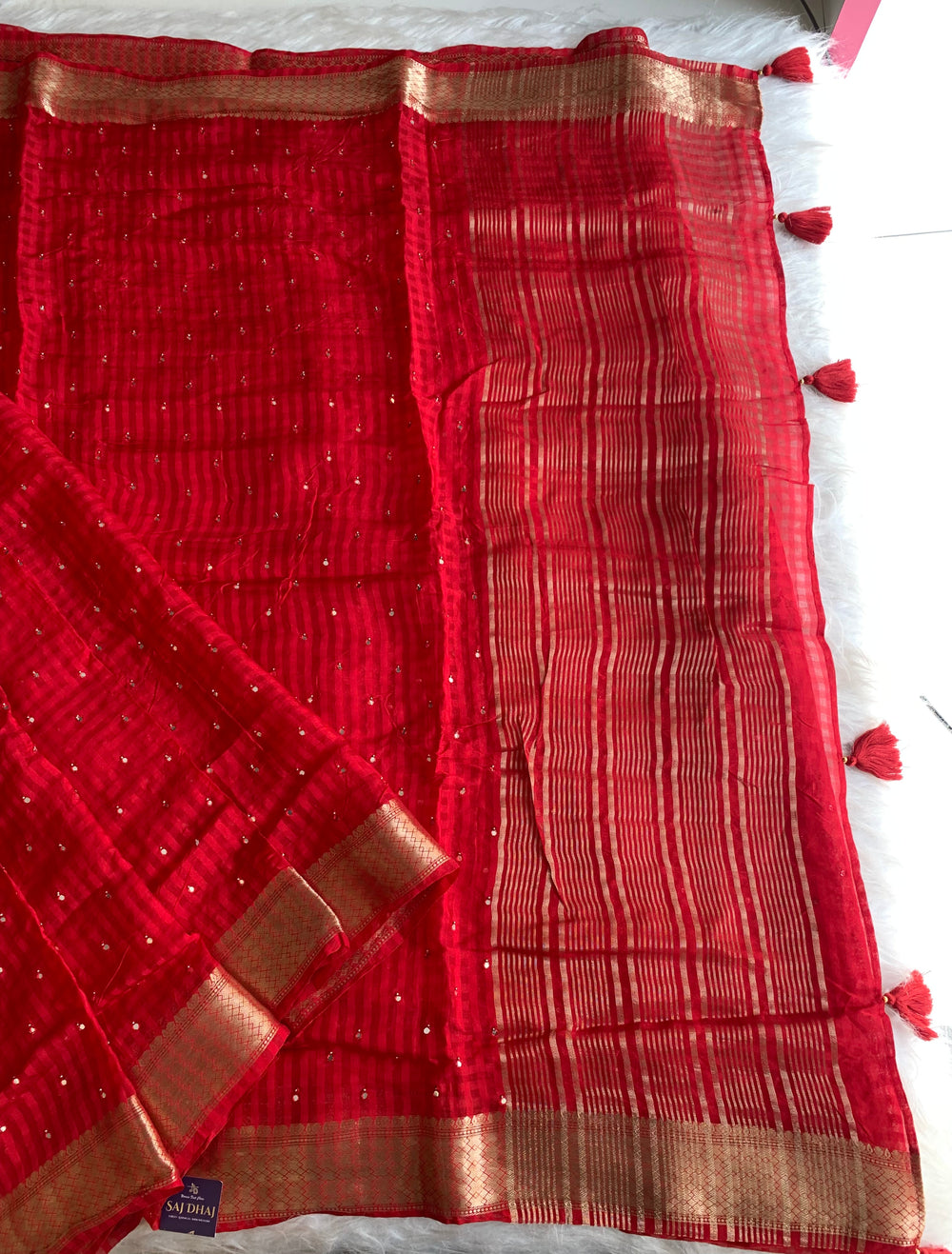 Red Soft Silk Saree with All-Over Fancy Mirror Work 5907 10