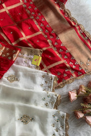 Ivory Base Saree with Red Pallu & Blouse 5751 05