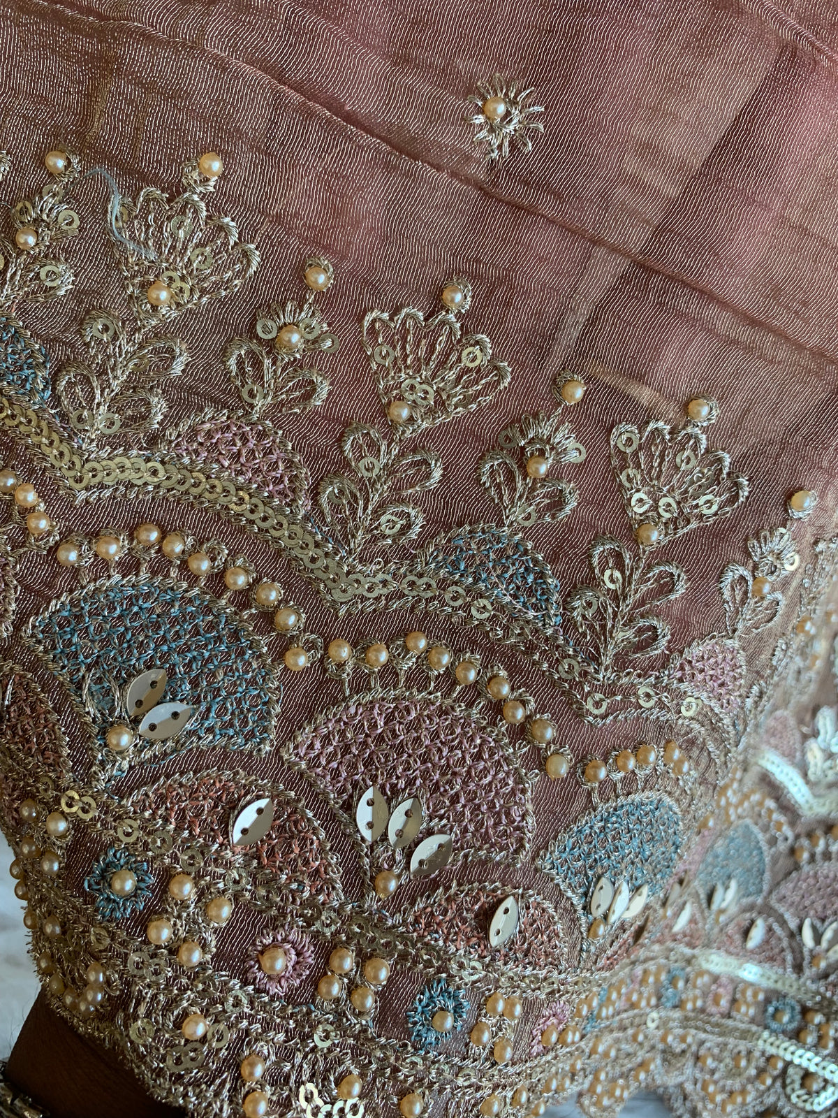 Crush Tissue Saree with Dori, Sequin & Bead Work 5915 18