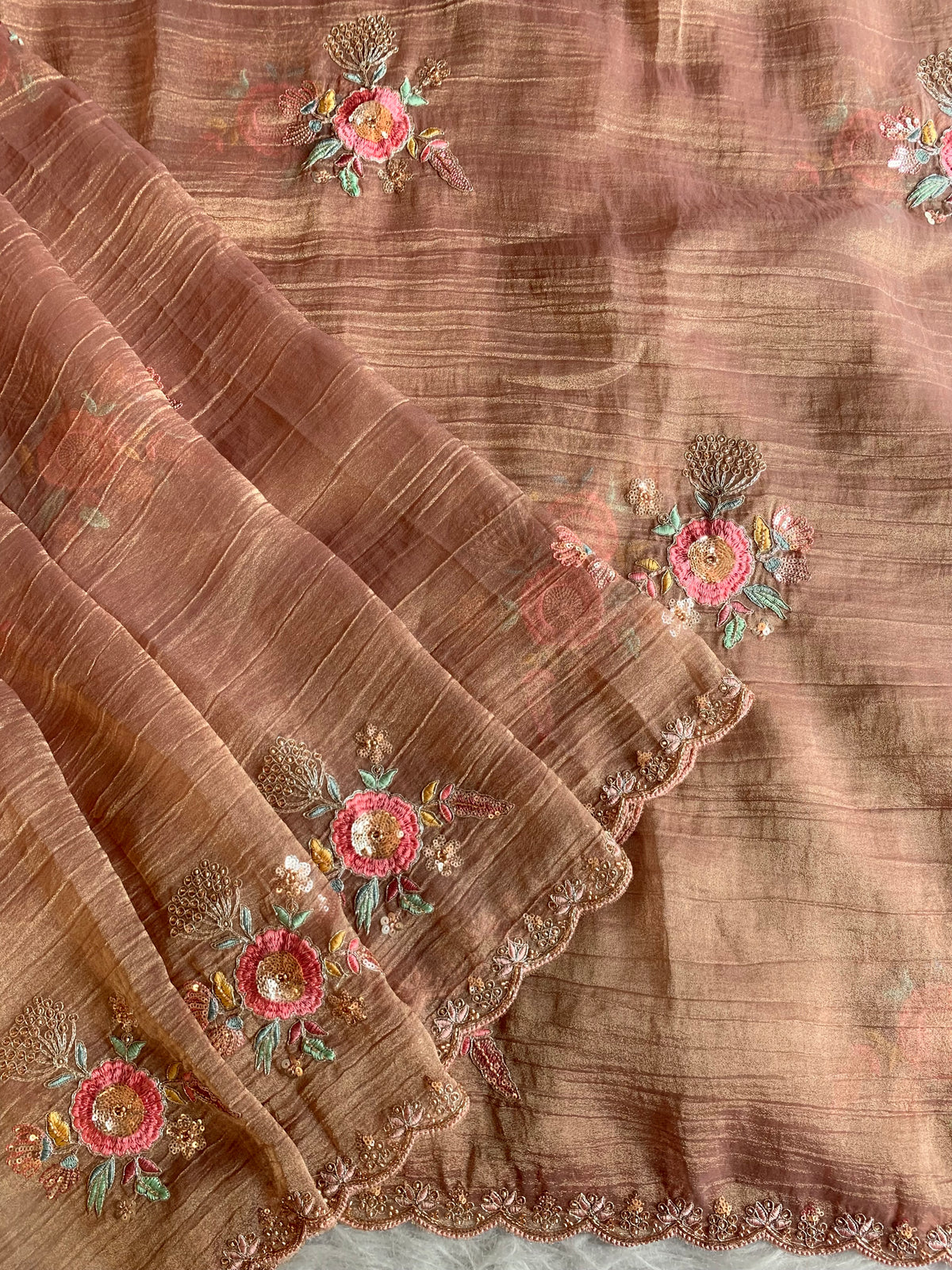 Crush Tissue Saree with Sequin, Cutdana & Floral Work 5918 04