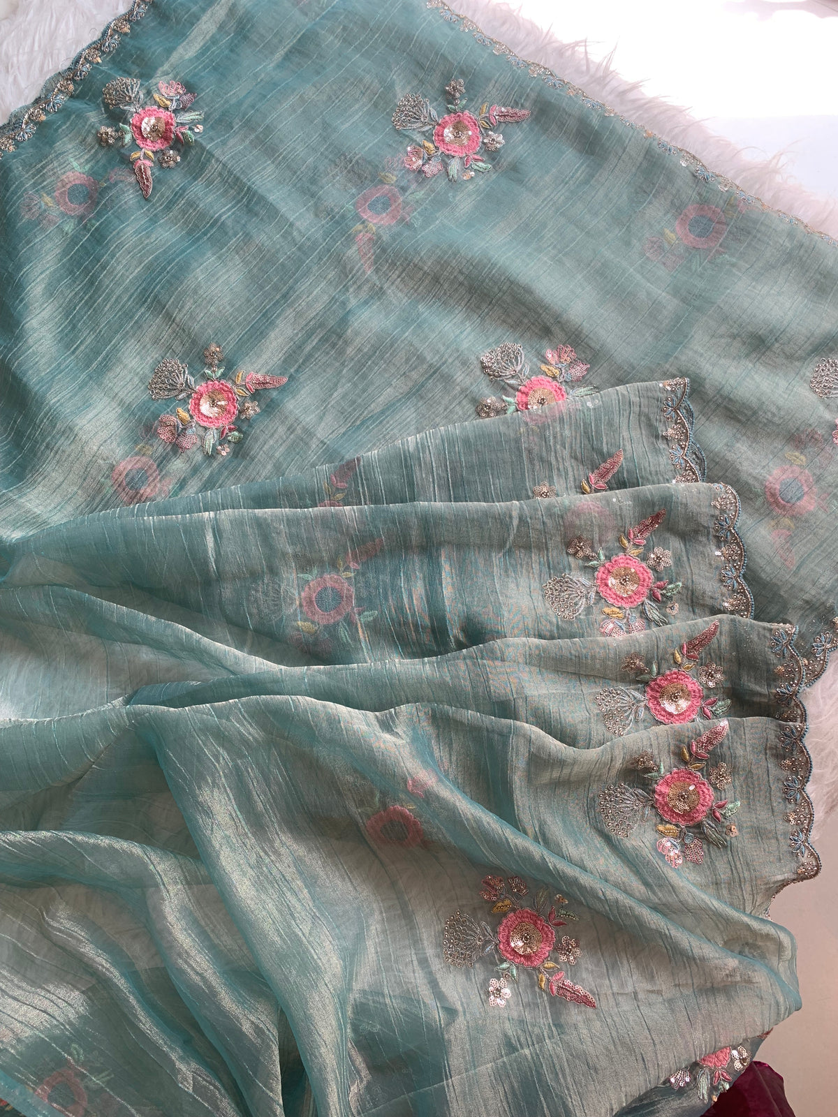 Crush Tissue Saree with Sequin, Cutdana & Floral Work 5918 04