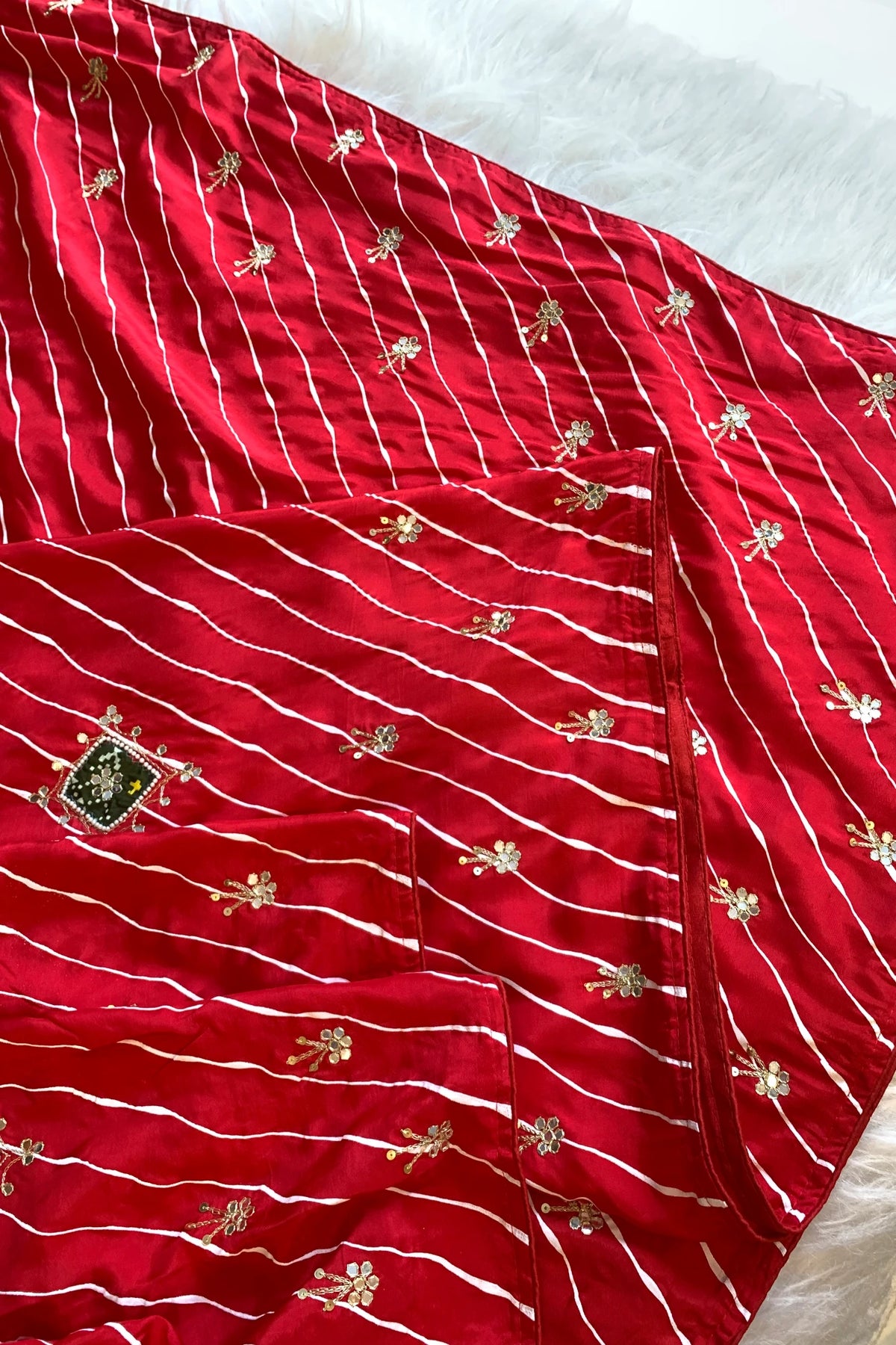 Red Leheriya Russian Silk Saree with Applique 5846 04