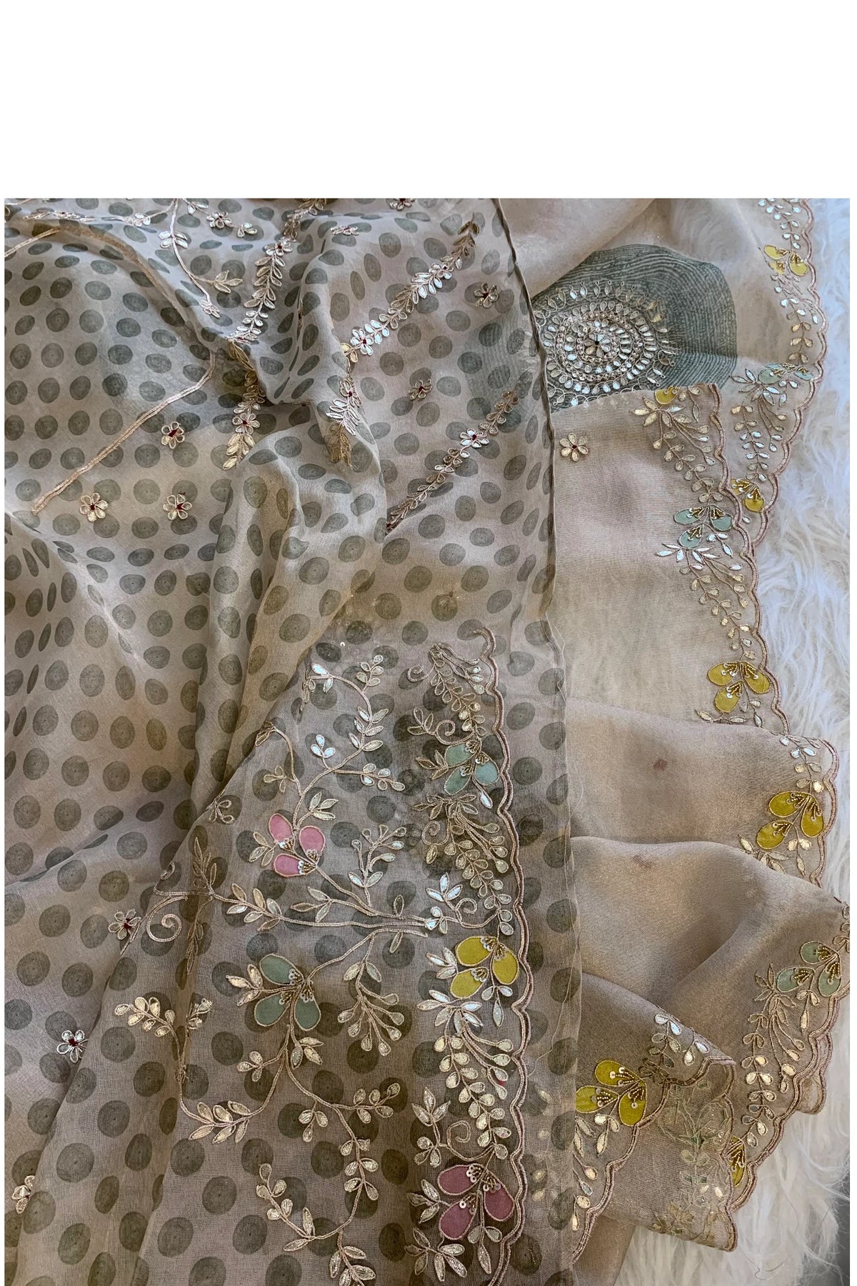 Gota Patti Organza Saree with Tie Dye Effect (beige+Green) 5838 01