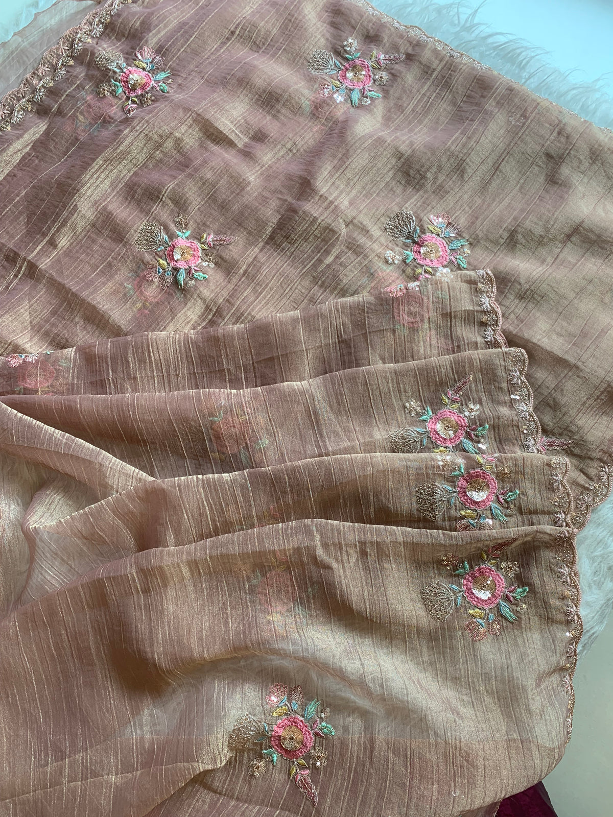 Crush Tissue Saree with Sequin, Cutdana & Floral Work 5918 04