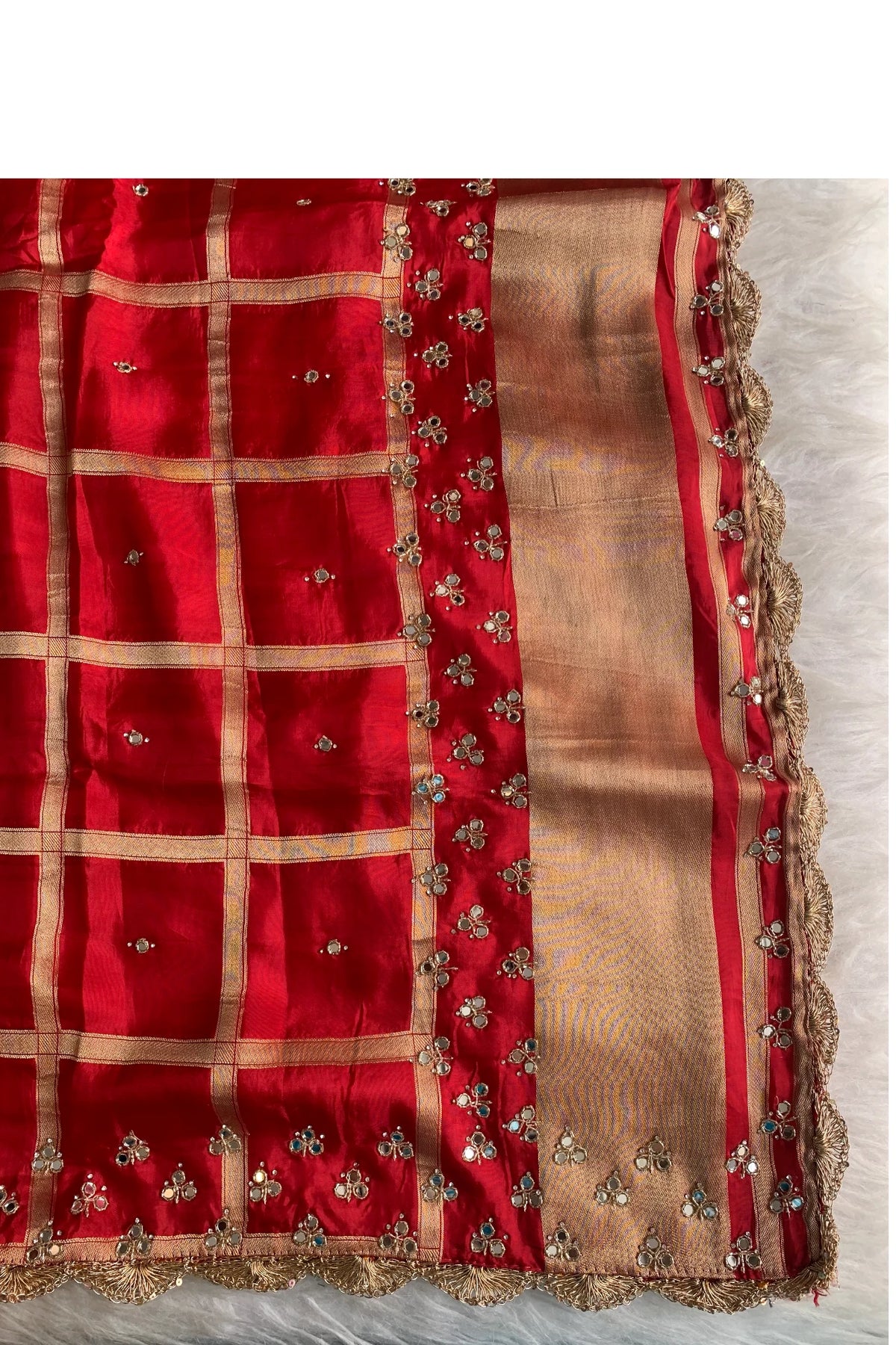 Ivory Base Saree with Red Pallu & Blouse 5751 05