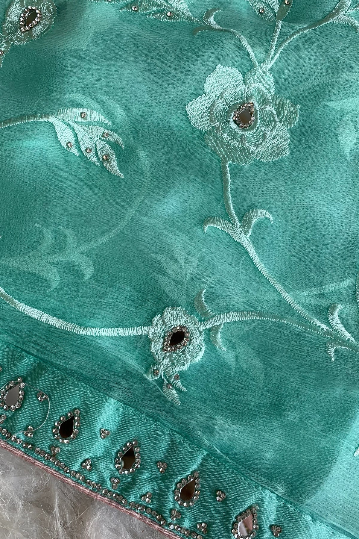 Ice Green Chinnon Georgette Saree 4167 01