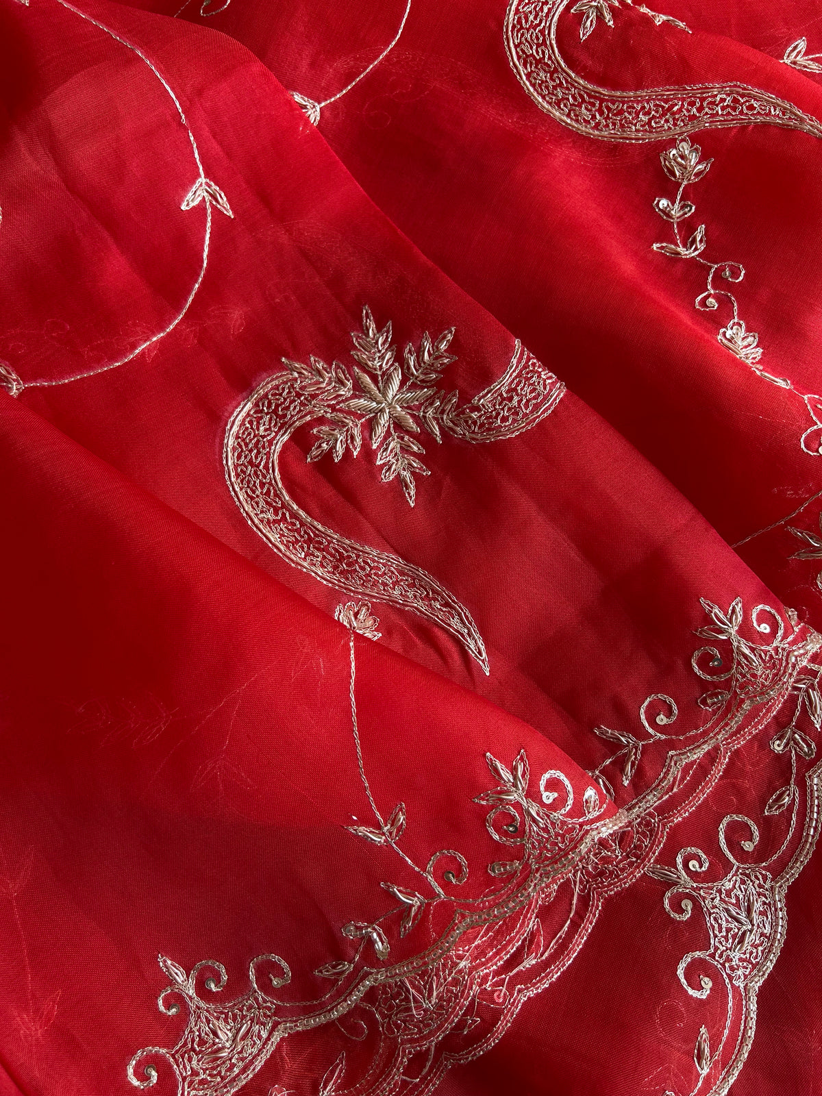 Red Shaded Organza Saree with Aari, Zardosi, Sequin & Cutdana Work 5853 05