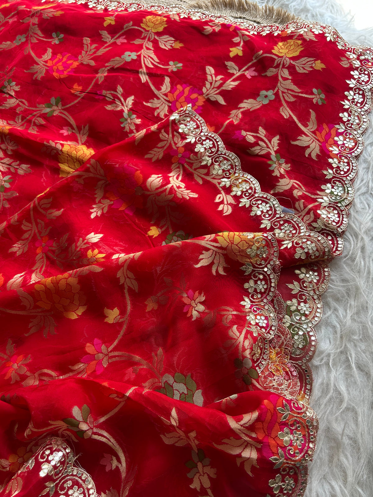 Red Organza Saree with Banarasi Floral Weaving 5907 02