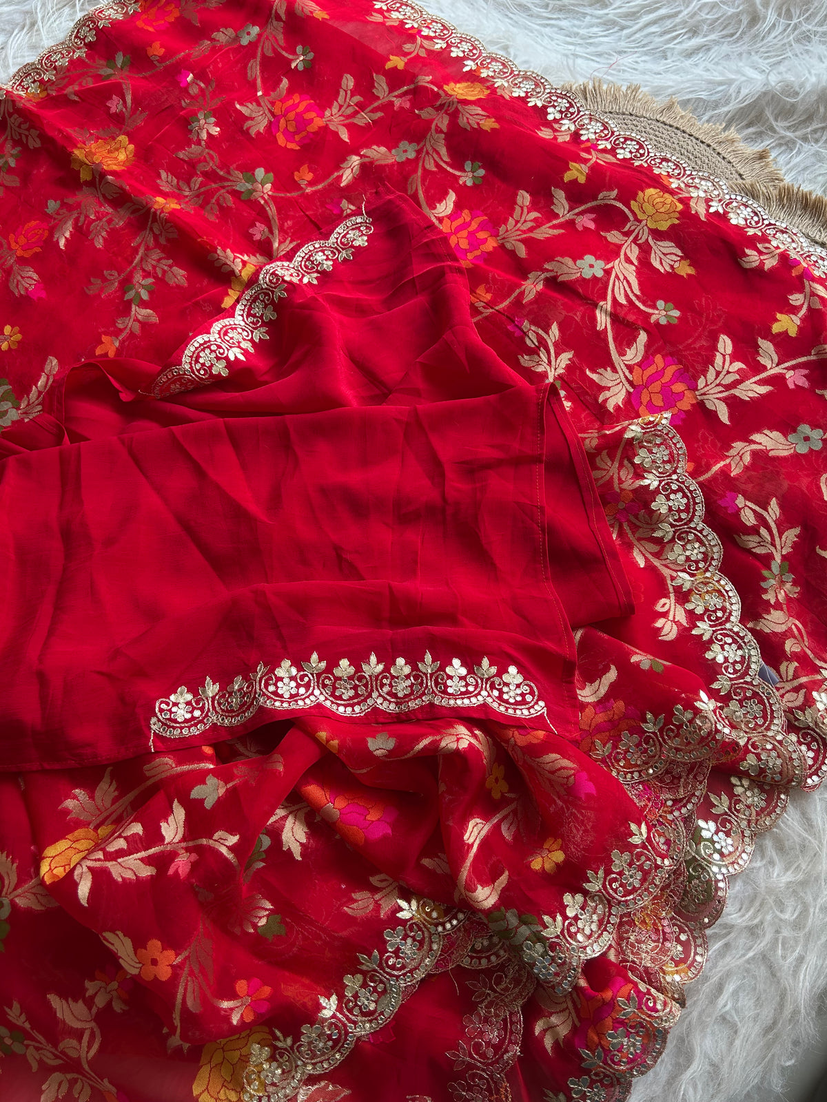 Red Organza Saree with Banarasi Floral Weaving 5907 02