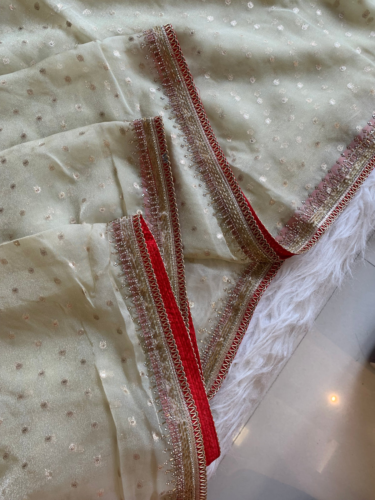 Tissue Organza Saree with Designer Tassel Pallu & Contrast Blouse 5940 04