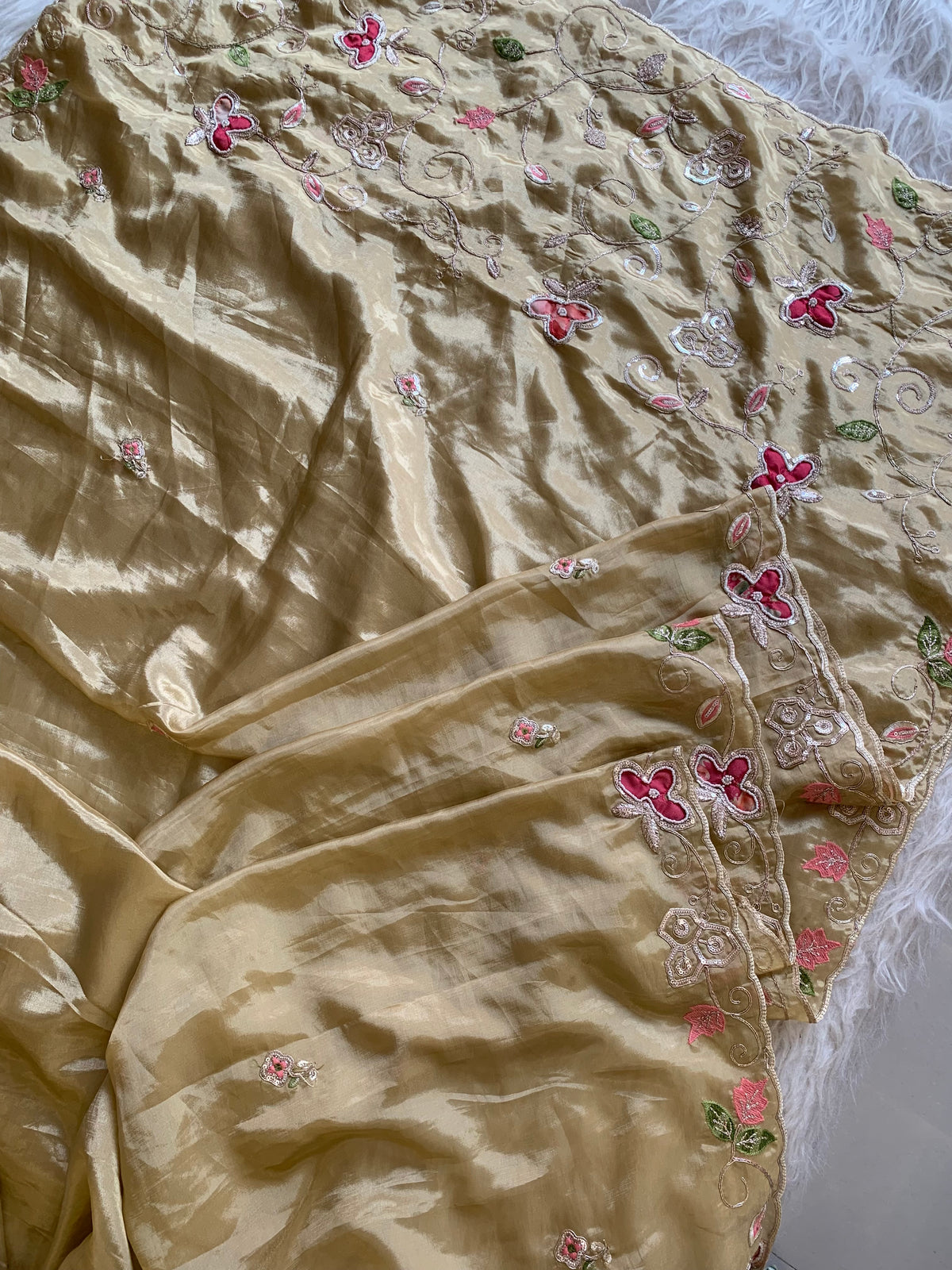 Russian Silk Saree with Appliqué Work with Pink Floral Blouse 5923 03