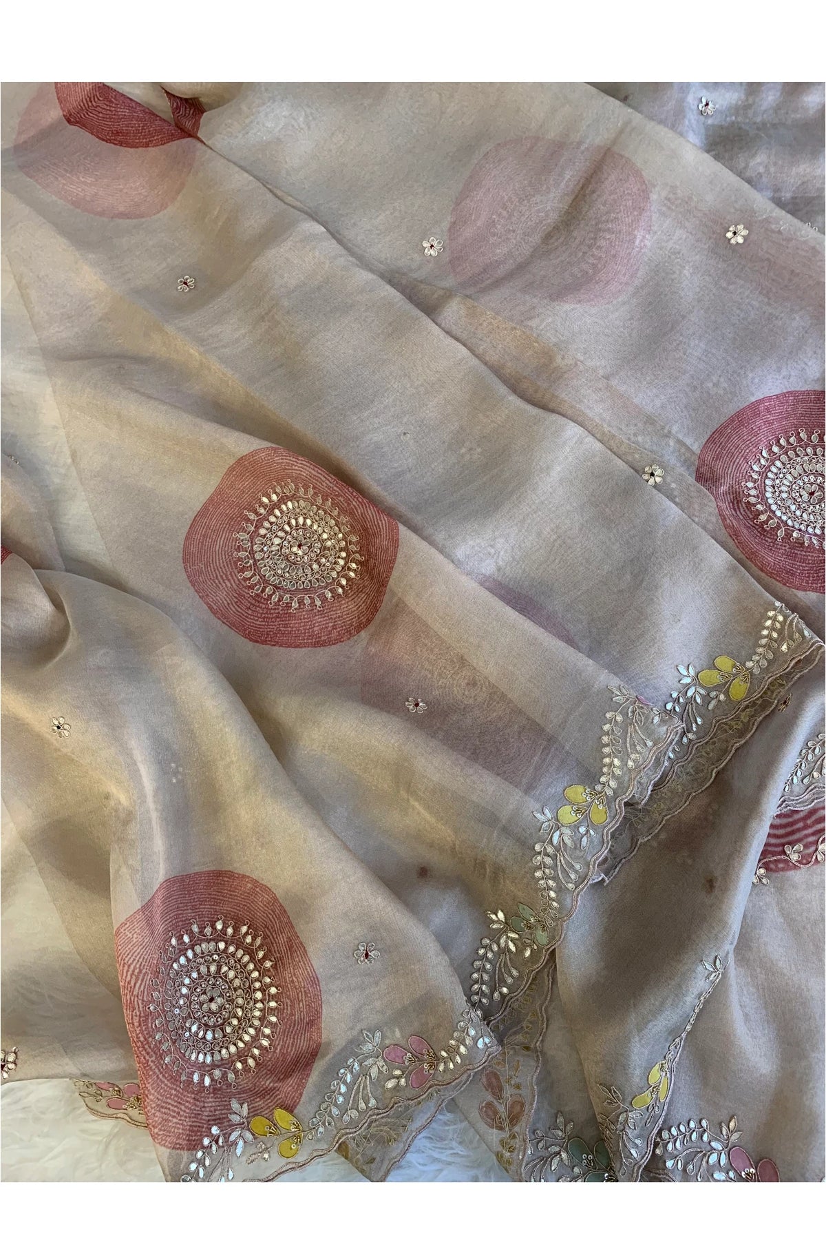 Gota Patti Organza Saree with Tie Dye Effect (beige+Pink) 5838 01