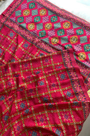 Red Patola Design Banarasi Saree 5776 04