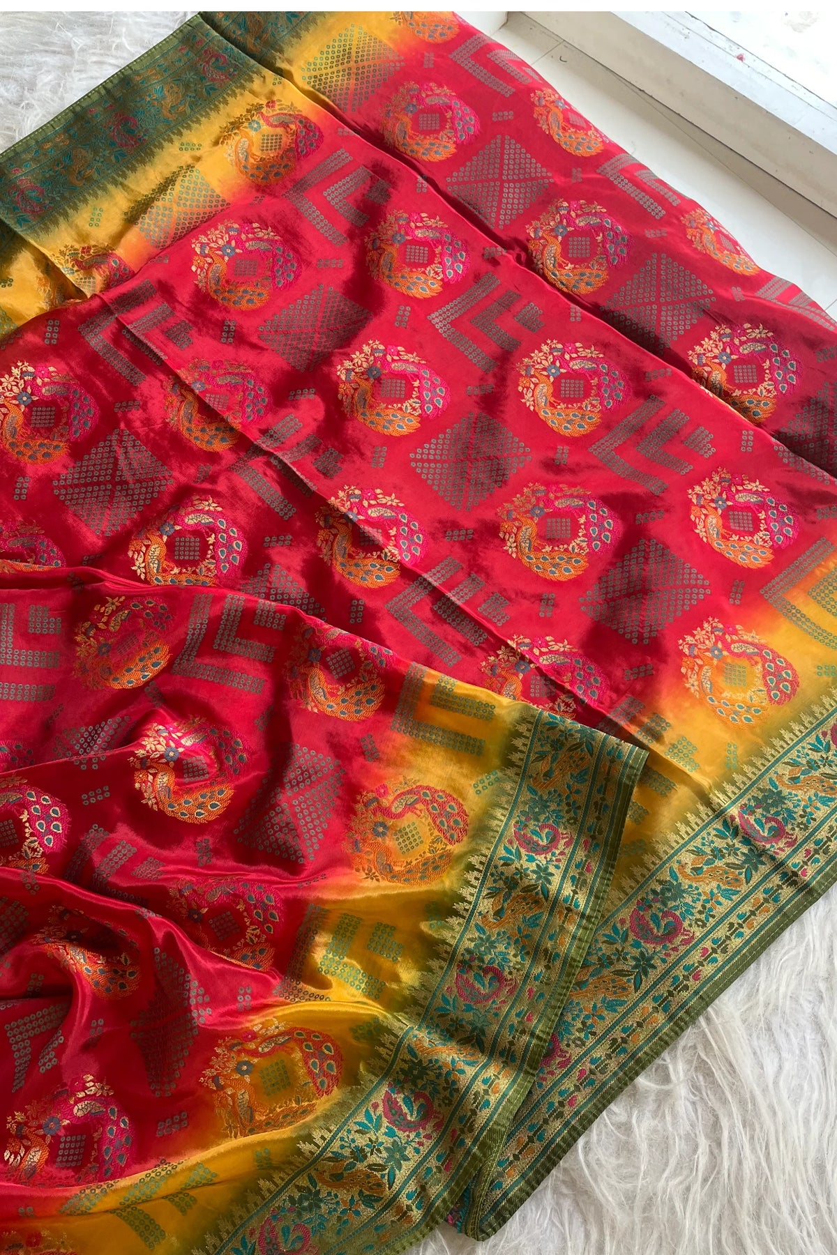 Banarasi Saree with Peacock Motifs 5314 02